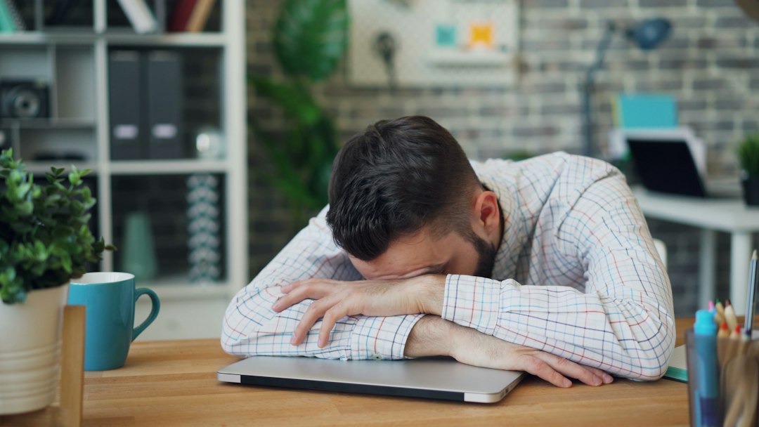 Low Energy in Men Over 45: Hormonal Causes and How to Naturally Boost Vitality